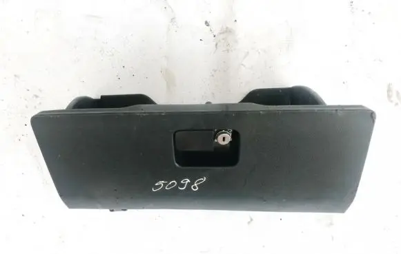 Honda CR-V Glove box