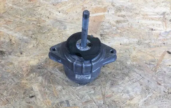 Porsche Panamera (970) Engine mount bracket 94837505704