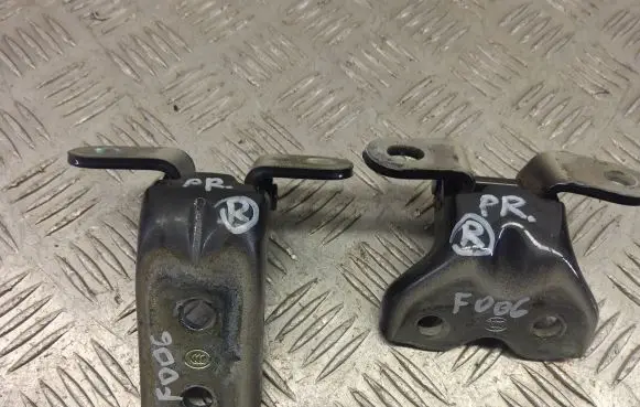 KIA Stonic Front door hinge set 