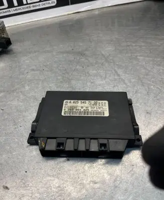 Mercedes-Benz C W203 Parking PDC control unit/module A0255457132 0263004025