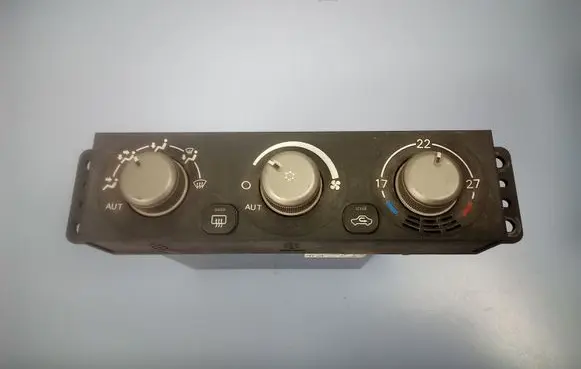 Mitsubishi Pajero Climate control unit MR958005 1465700022