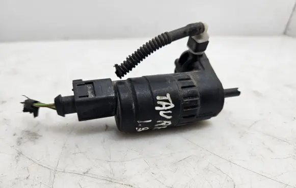 Volkswagen Touran I Windscreen/windshield washer pump 1K6955651