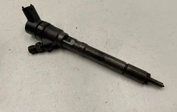 KIA Carens II Fuel injector 0445110064