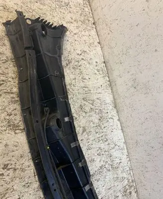 Nissan Juke I F15 Wiper trim 668521ka0a
