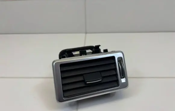 Rear air vent grill