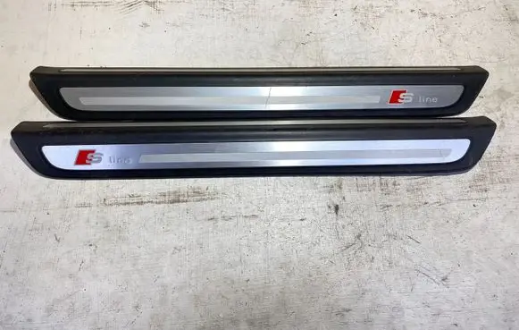 Audi Q5 SQ5 Front sill trim cover 8R0853374C