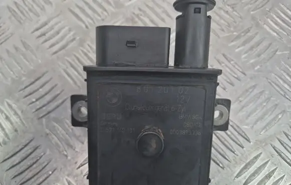 BMW X5 E70 Glow plug pre-heat relay 7801201 7795642