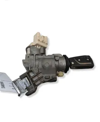 Toyota Yaris Ignition lock 450200D05
