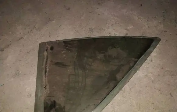 Renault 19 Rear vent window glass 