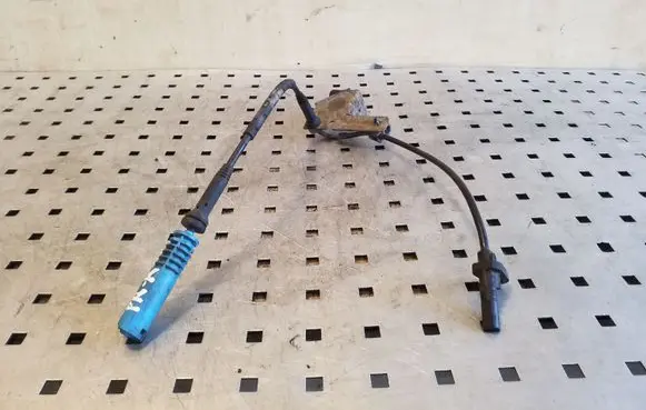 BMW X5 E53 ABS brake wheel speed sensor 61126908