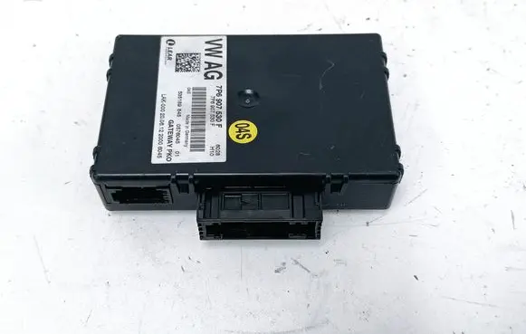 Volkswagen Touareg II Gateway control module 7P6907530F