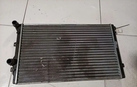 Volkswagen PASSAT B6 Coolant radiator 