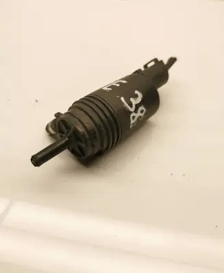BMW 7 E38 Windscreen/windshield washer pump 8377612