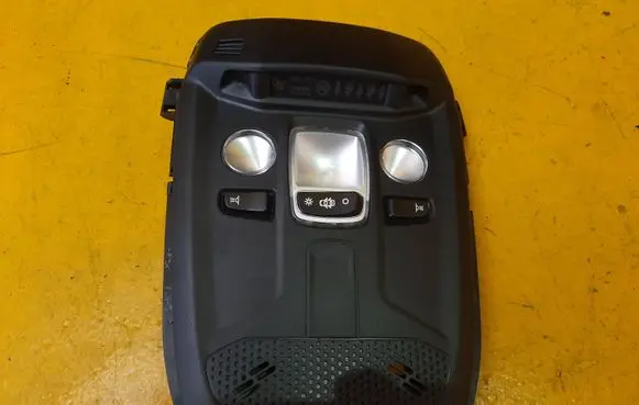 Opel Mokka B Rear seat light 9823297880