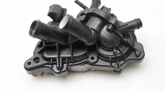 Volkswagen Golf VII Water pump 04E121121K