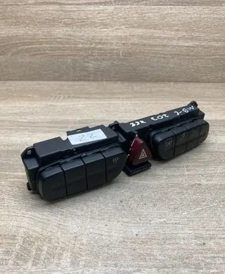 Mercedes-Benz C W203 Hazard light switch 2038209310