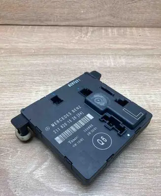 Mercedes-Benz E W211 Door control unit/module 2118201526 356805