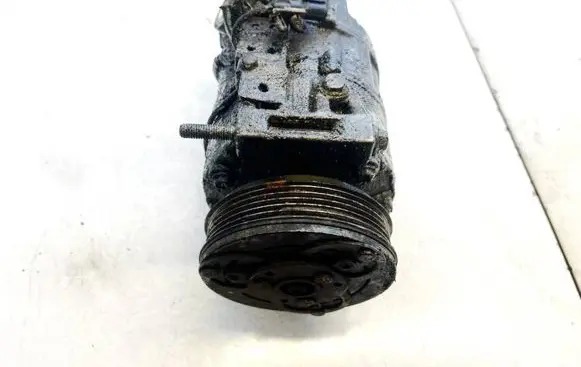 Volvo V70 Air conditioning (A/C) compressor (pump) 8708581