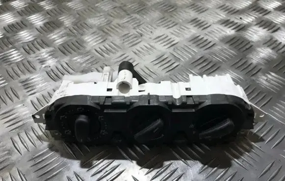 Ford Focus Climate control unit 7m5t19980aa 7m5t-19980-aa
