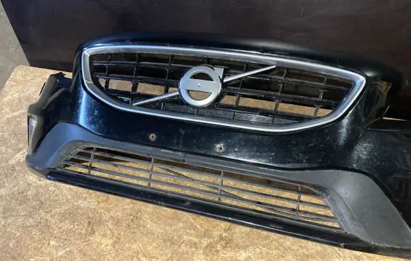 Volvo V40 Front bumper 6NO2028501112 F3220428 6LT5IS71