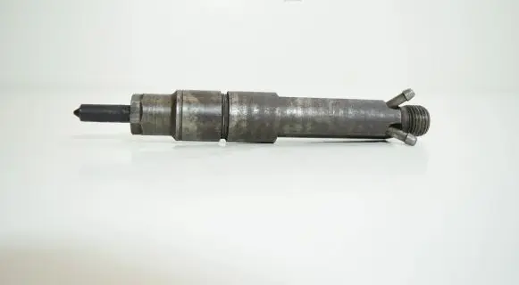 Audi A4 S4 B5 8D Fuel injector 028130201T