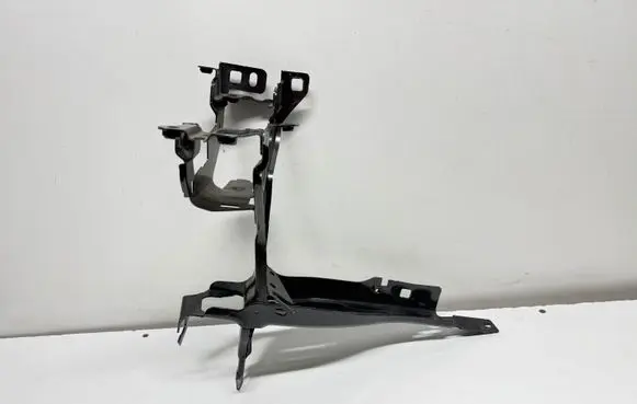 BMW 4 G22 G23 G24 G26 Headlight/headlamp mounting bracket 51647422293