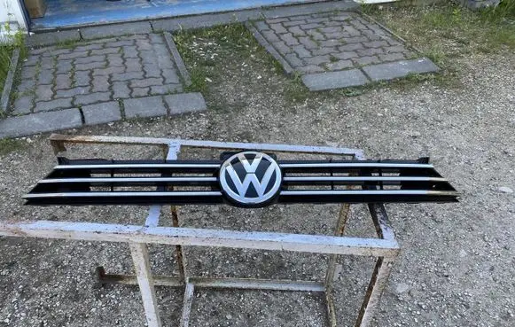 Volkswagen Golf Sportsvan Front grill 510853653E