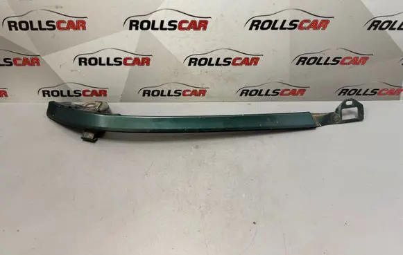Toyota Avensis T220 Under headlight/headlamp trim 