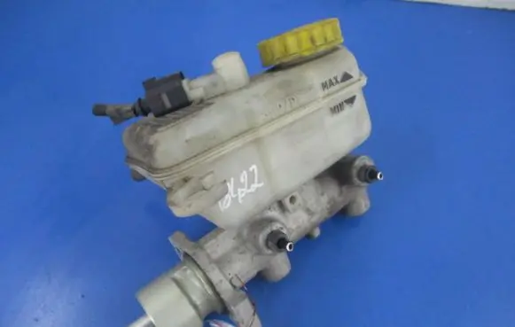 Volkswagen Fox Master brake cylinder