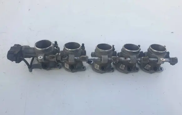 BMW M6 Throttle body valve 7834788