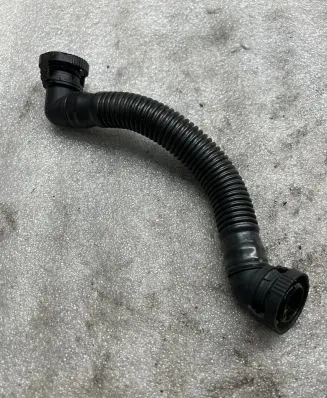 Volkswagen Golf VI Breather hose/pipe 03L103493G