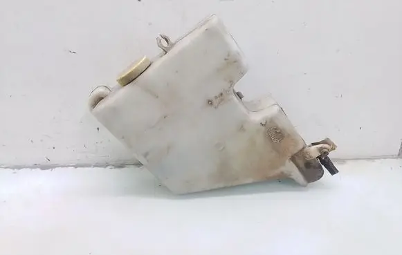 Nissan Terrano Coolant expansion tank/reservoir