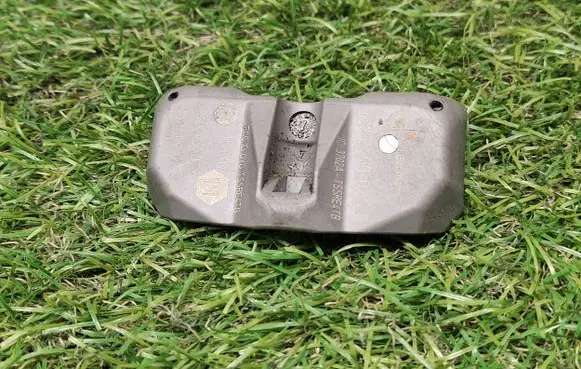 BMW 5 F10 F11 Tire pressure sensor 6779490 677949002