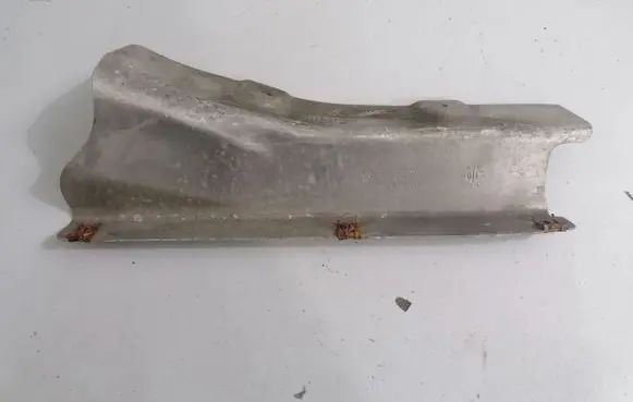 BMW 7 F01 F02 F03 F04 Heat shield in engine bay 7185204