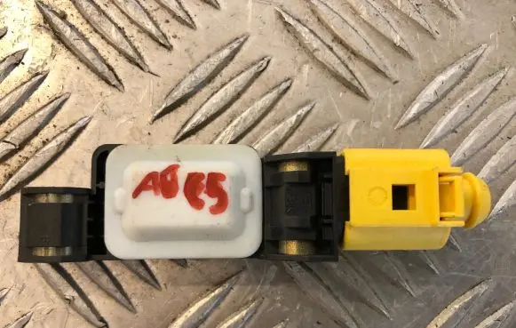 Audi A6 S6 C5 4B Airbag deployment crash/impact sensor 4B0959643E 240703 0232H0HJXX3U