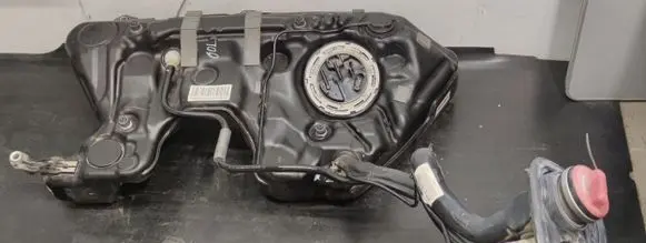 Mercedes-Benz C W205 Fuel tank A2054701201 2054701201 A2054701694