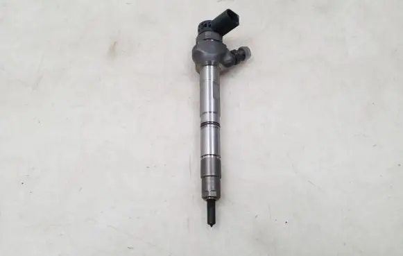 Audi A3 S3 8V Fuel injector 04L130277AC