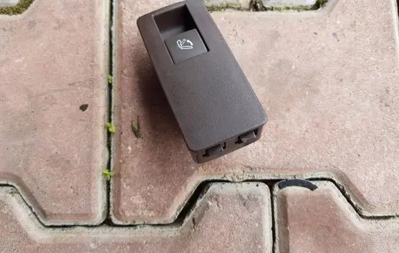 Opel Astra J Seat control switch 13333631