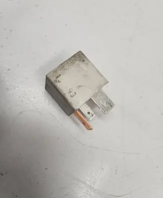 Volkswagen PASSAT B6 Other relay 191906383C 14050000 PA66GF30