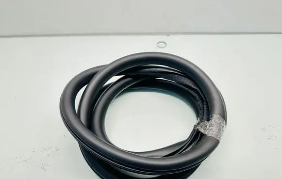 Ford Kuga III Front door rubber seal 