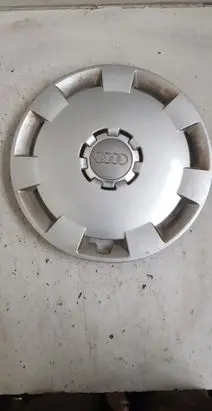 Audi A4 S4 B6 8E 8H R16 wheel hub/cap/trim 8P0601147A