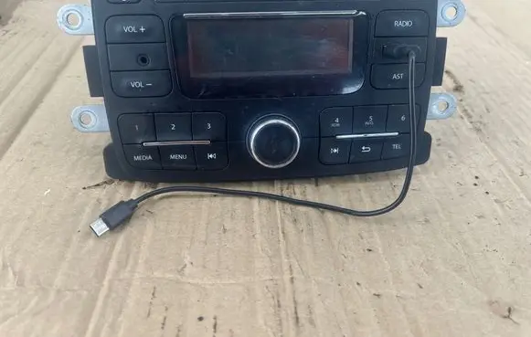 Dacia Duster Radio/CD/DVD/GPS head unit 281155216R 3174106660 269779