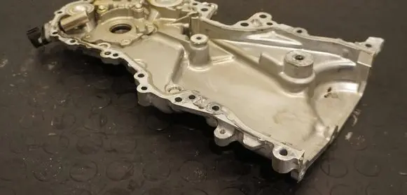 Toyota Yaris Timing chain cover X1NZP92