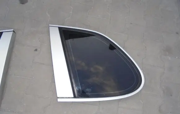 Porsche Cayenne (9PA) Rear side window SZYBKA