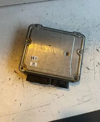Toyota Yaris Engine control unit/module 0281012322