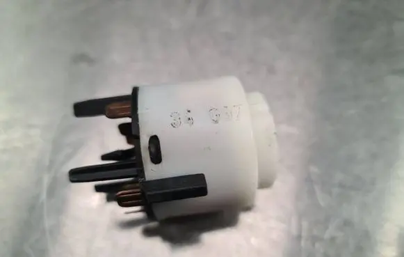 Audi A4 S4 B5 8D Ignition lock contact 4B0905849 BK704160200