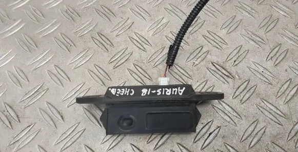 Toyota Auris E180 Tailgate opening switch 