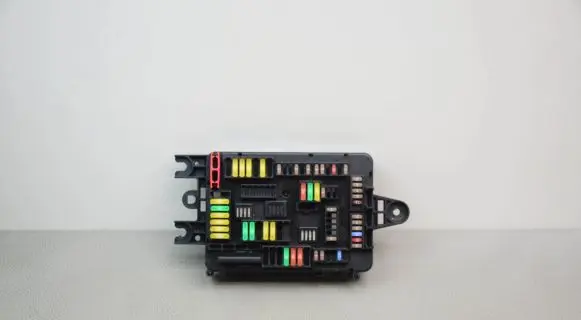BMW 4 F32 F33 Fuse module 9389070