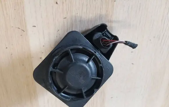Skoda Fabia Mk3 (NJ) Alarm system siren 5Q0951605