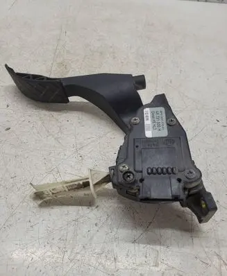 Volkswagen Golf IV Accelerator throttle pedal IJI721503H